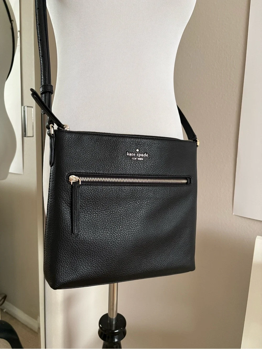 Kate Spade Jackson Top Zip Leather Crossbody Bag in Black Pebble Learher